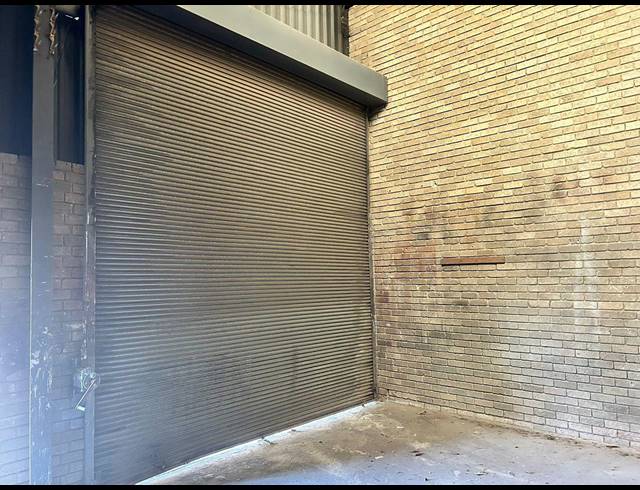 165M² WAREHOUSE TO LET IN LOMBARDY WEST